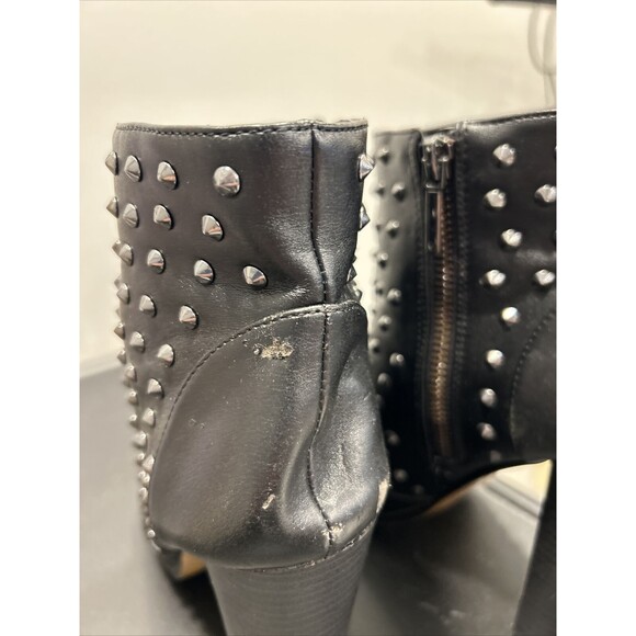 Womens Torrid 9W Black High Heel Boots Zipper Side Faux Leather Studded Flawed - Picture 5 of 13